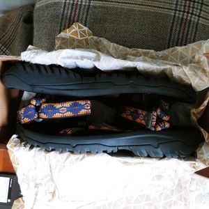 Womens W Hurricane XLT2 Teva sandals size 11/ EU42